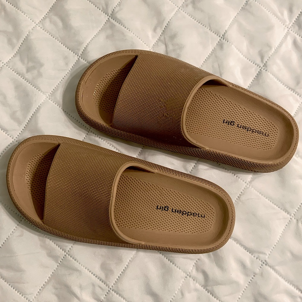 Madden girl pillow slides